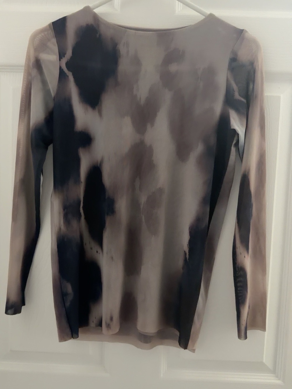 Women's Long Sleeve Abstract Print Top - Taupe/Black